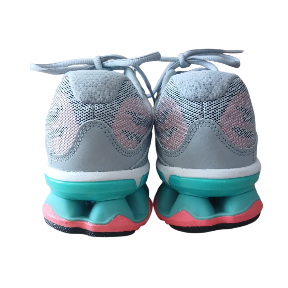 Nike Women's  Size 7.5 Athletic Shoes - Gray and Teal - Picture 5 of 8